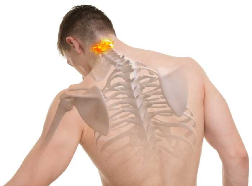 homem com processo odontoide