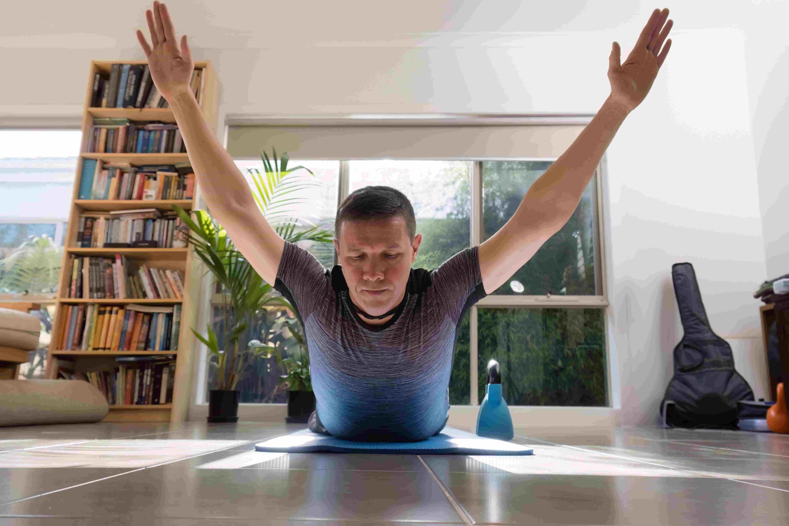 foto de exercício para músculo romboide