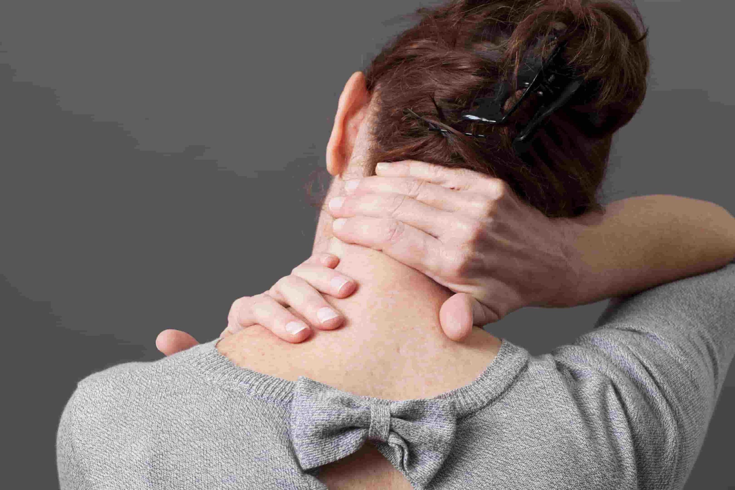 foto de síndrome da tensão cervical