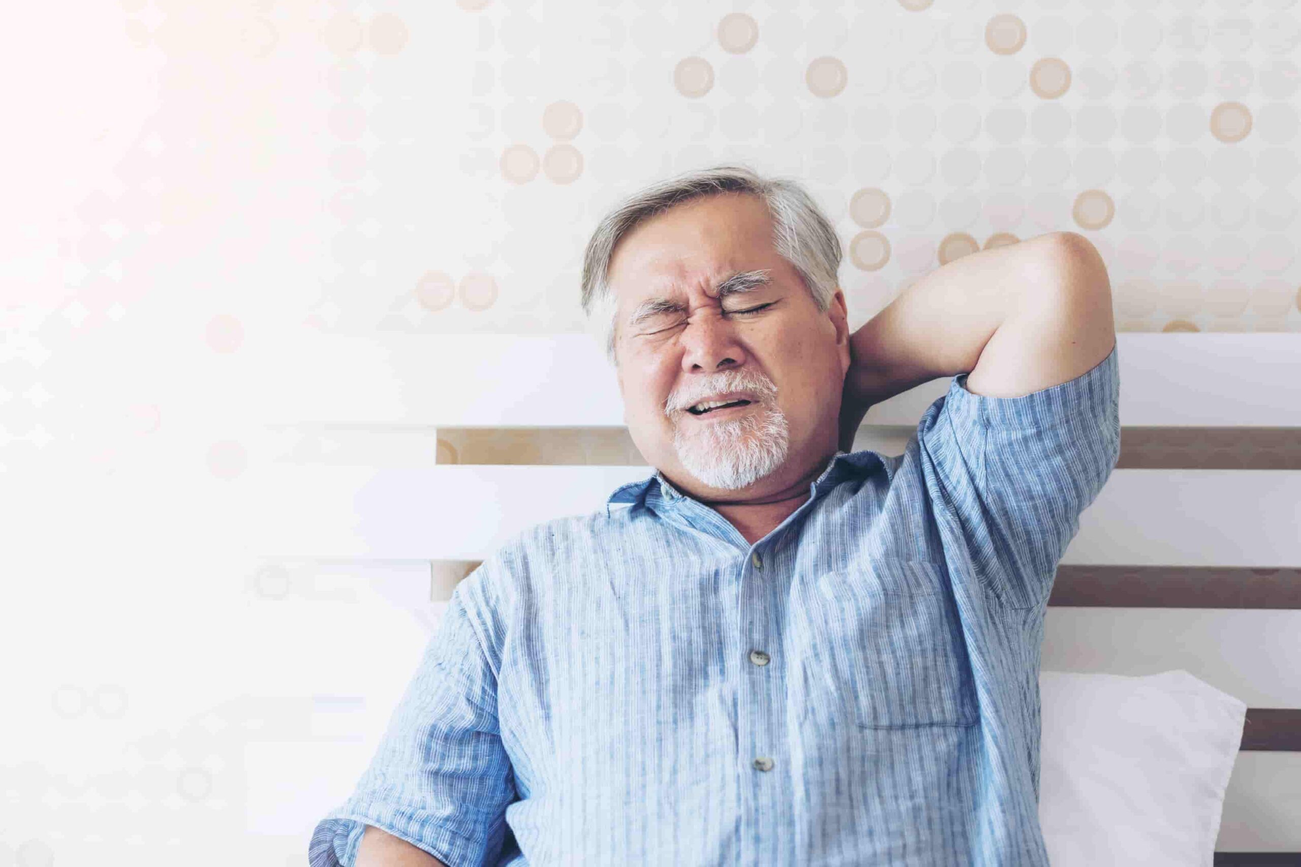 foto de Bico de papagaio no pescoço